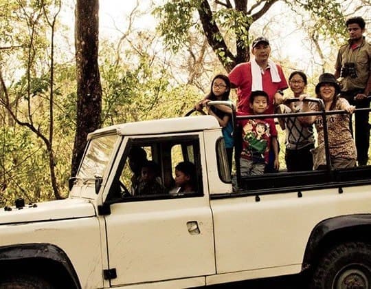 Nagarkot Family Hike with Chitwan