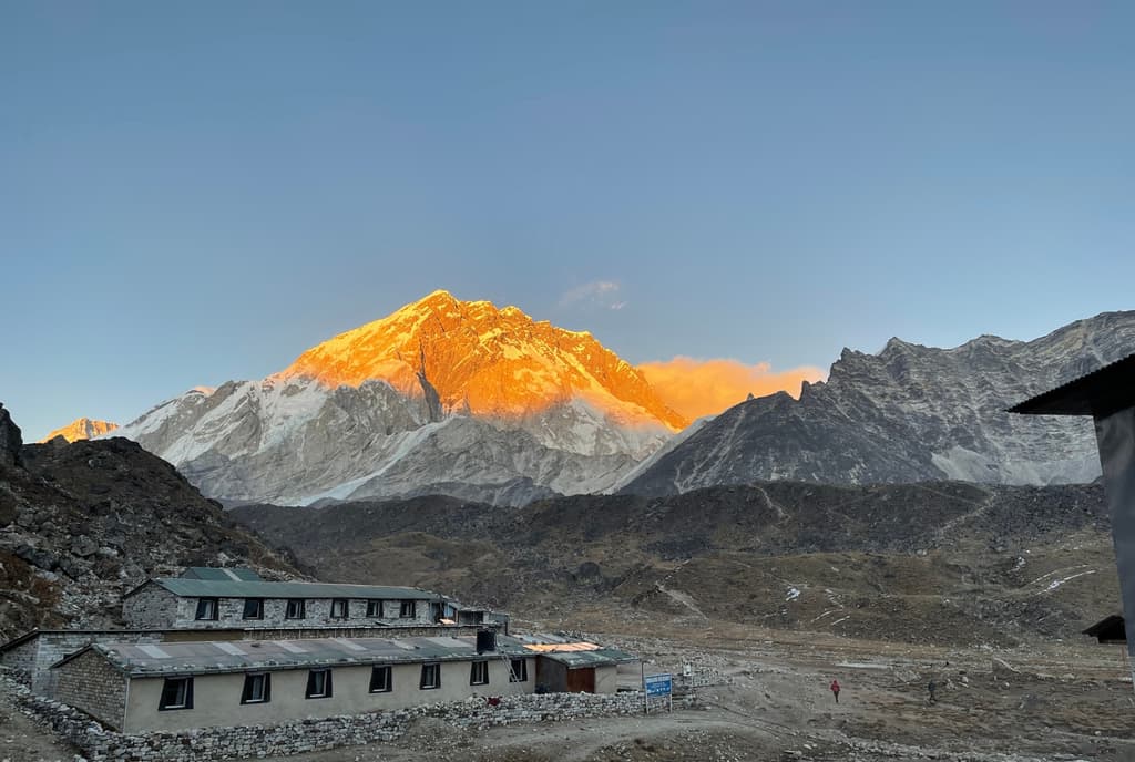 near-lobuche-EBC-heli-trek.jpg