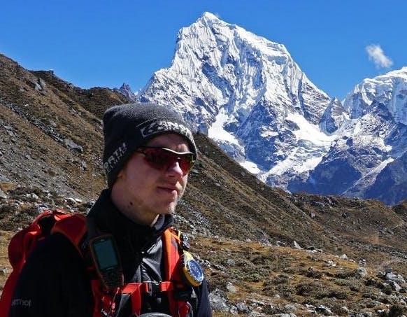 Group vs Solo Trekking: What's Best for Your Everest Base Camp Trek Adventure