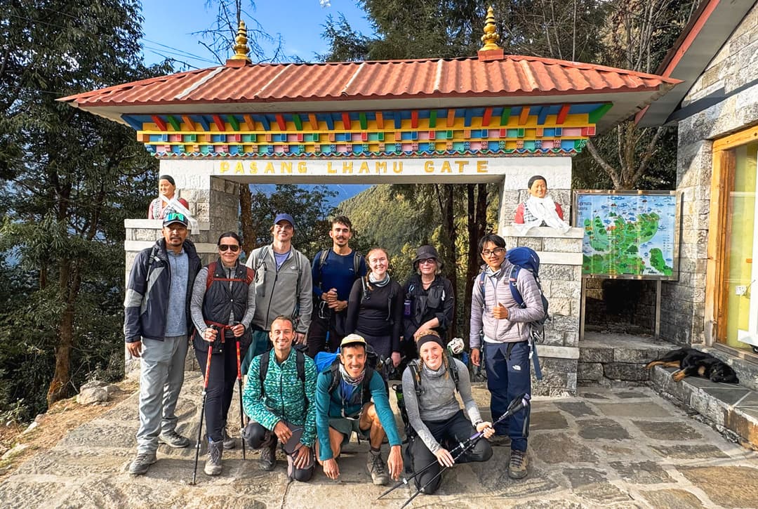 Heading from Lukla to Phakding