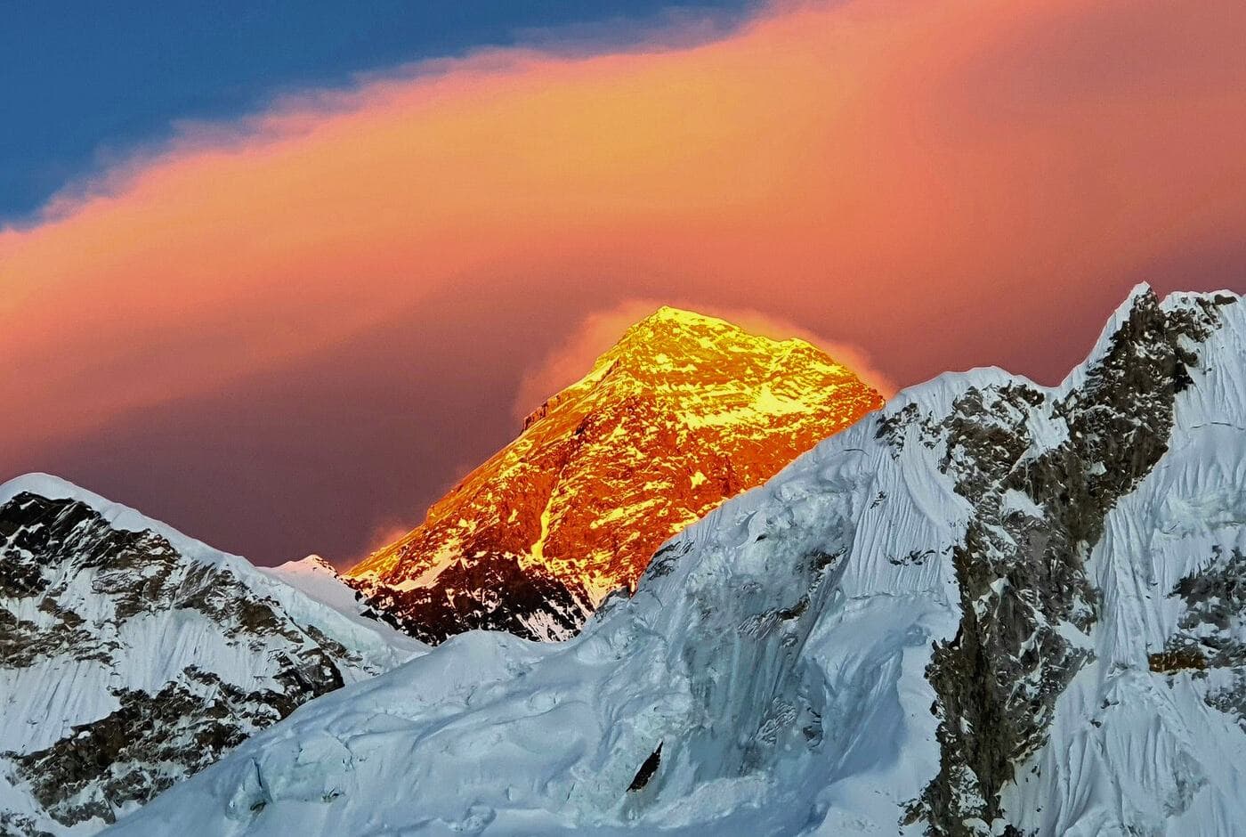Best sunrise view of the world Mount Everest